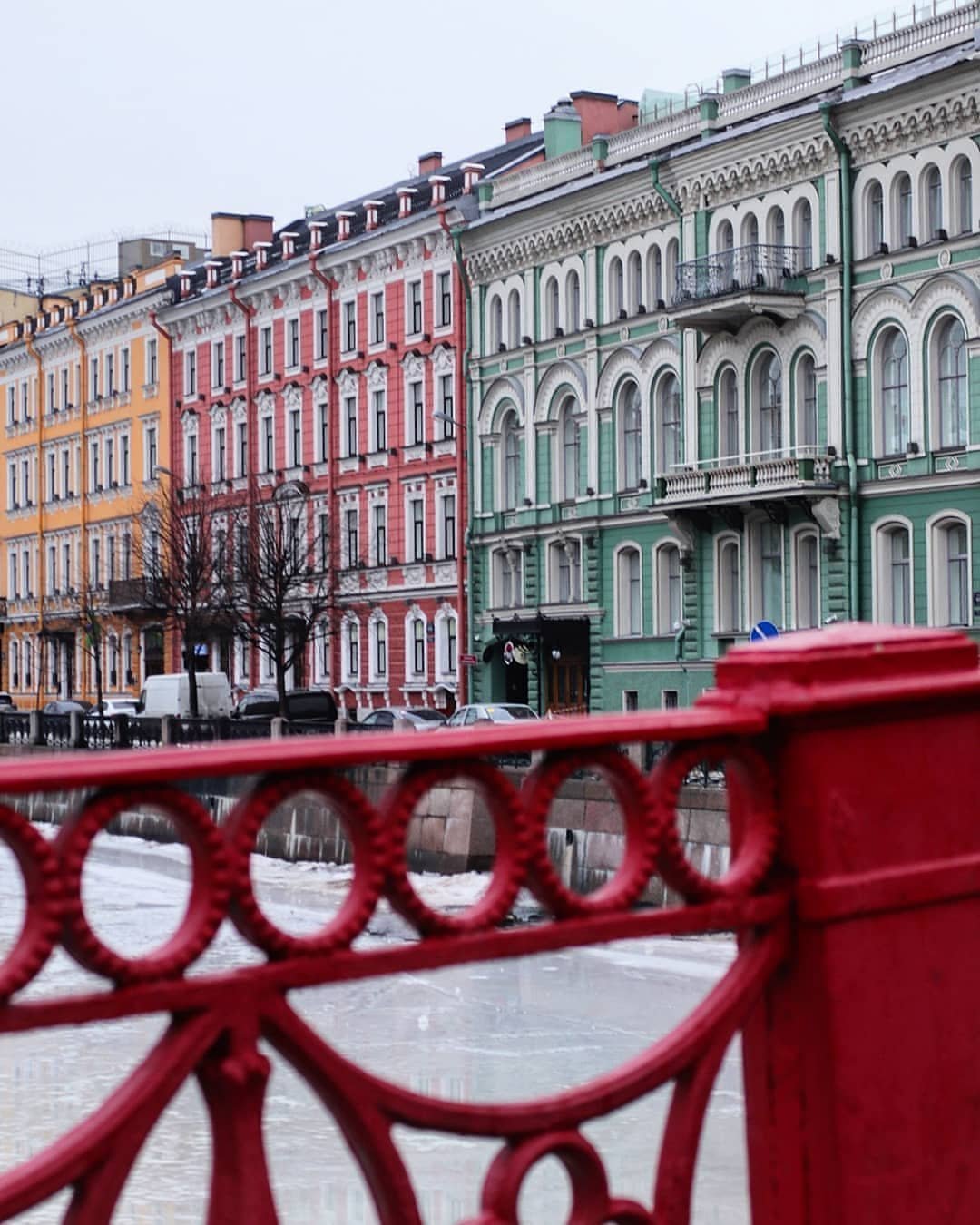 Петербург красное. Красный мост в Санкт-Петербурге. Наб реки мойки д 75 красный мост. Мойка 75 красный мост. Кузнецкий мост Питер.