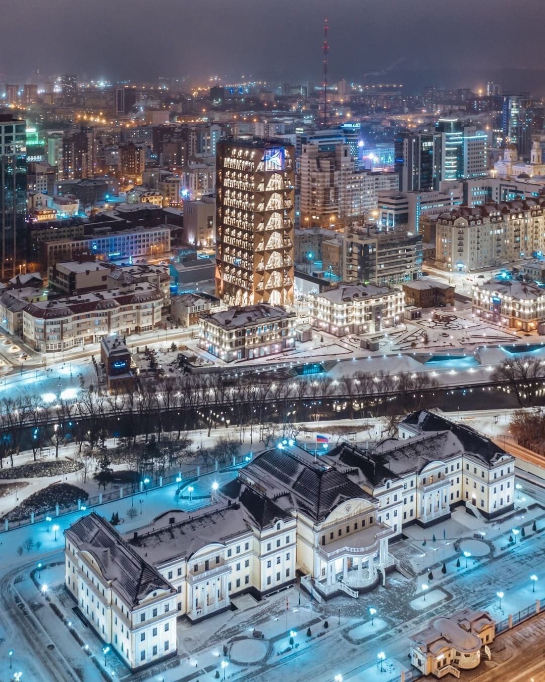Фото ночного Екатеринбурга