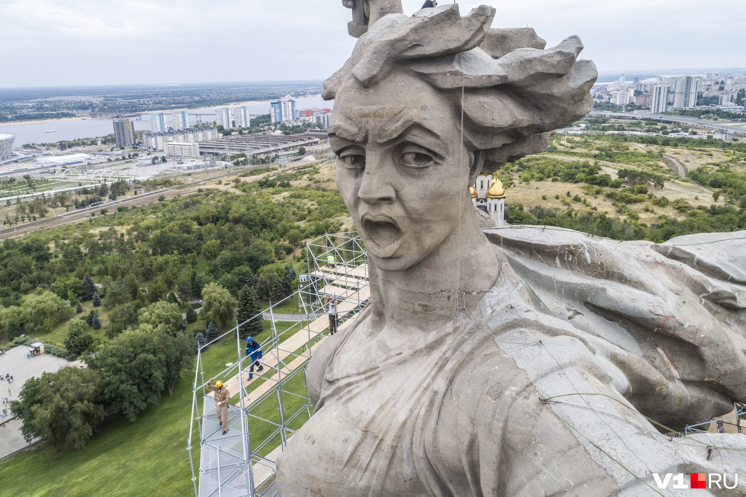 Матери петербург. Родина-мать Волгоград. Родина-мать Волгоград лицо. Родина мать зовёт памятник Волгоград лицо. Родина-мать Волгоград сейчас.