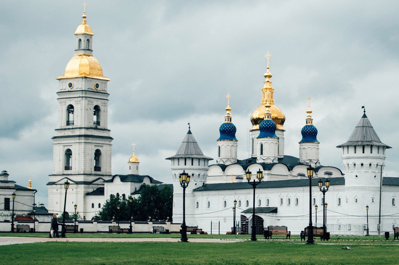 Тюмень тобольский. Абалак Тобольский Кремль. Тобольский Кремль Тюмень. Абалак Тобольск Кремль. Тобольский Кремль Тобольск экскурсия.