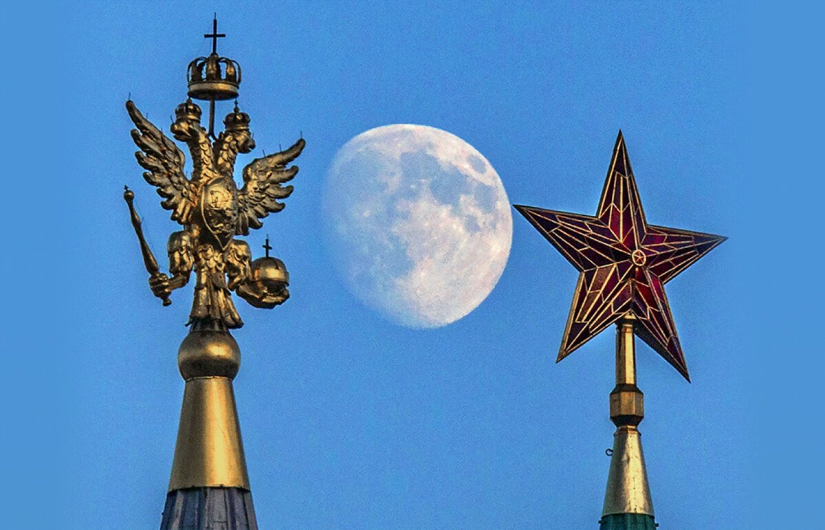 Орлы на башнях кремля