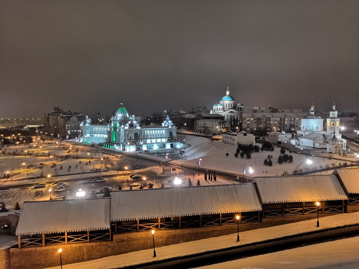 Зимняя казань фото. Вечерняя Казань зимняя Казань. Ночная зимняя Казань. Ночной Казани зимняя центр Казанский Кремль.