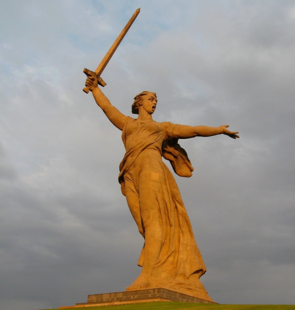 Мамаев Курган статуя Родина мать