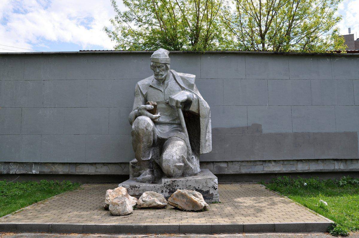 Памятник Ерофею Маркову в Берёзовском