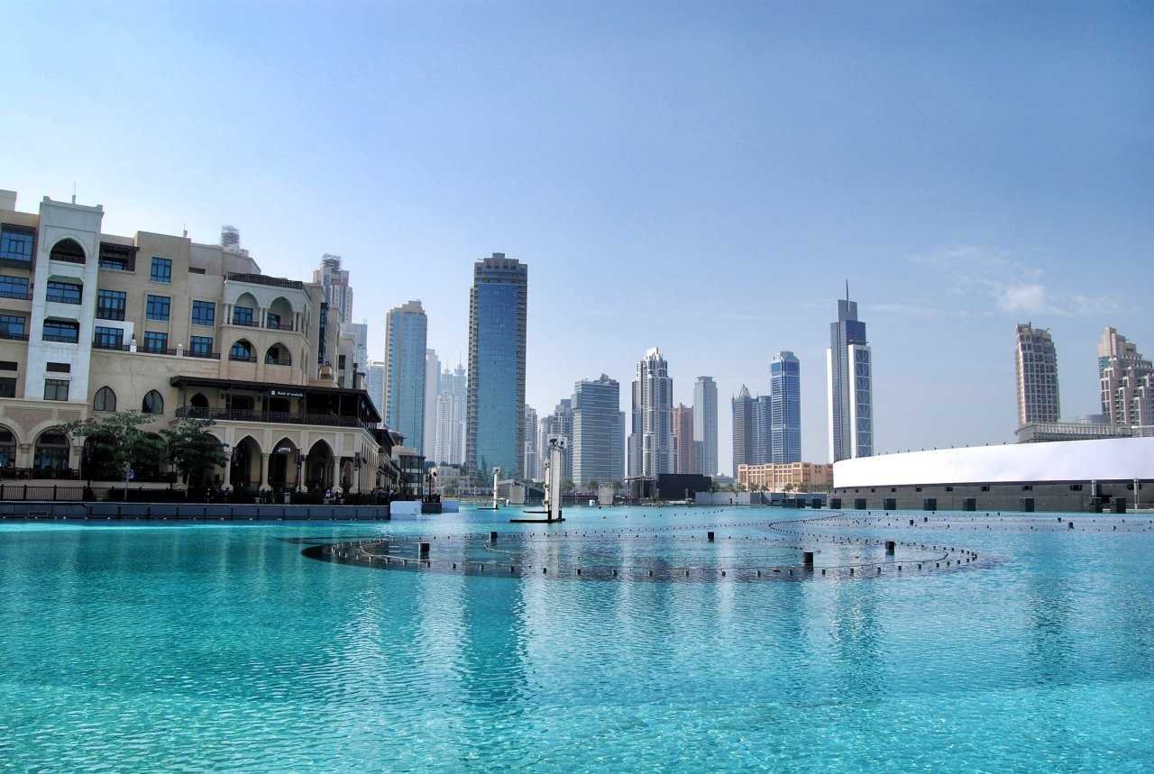 Какое море в дубае в оаэ. Пляж Корниш Абу-Даби. Объединенные арабские эмираты (ОАЭ). Дубай столица. ОАЭ Абу Даби.
