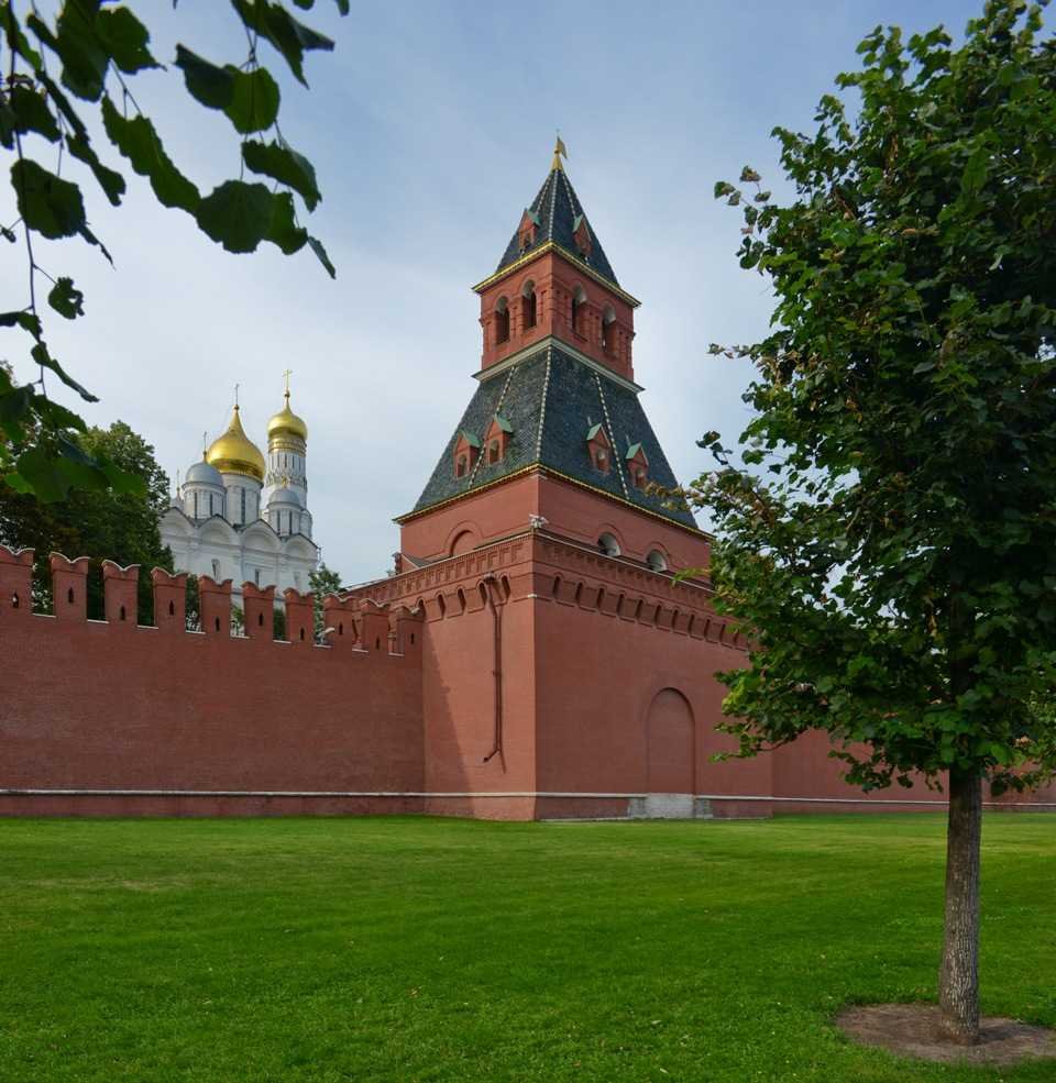 Тайницкая башня Московского Кремля 1485