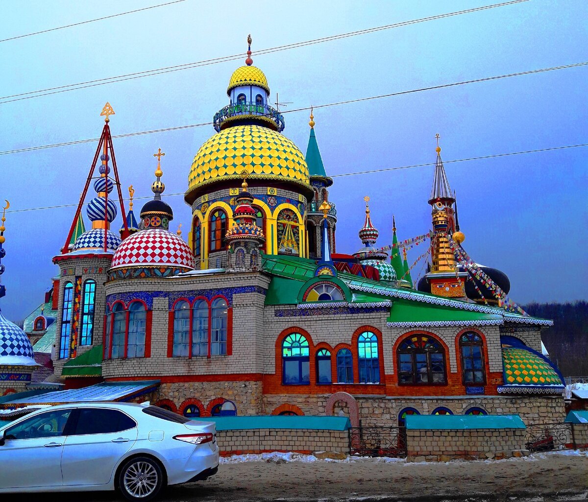 Фото всех религий. Вселенский храм в Казани. Храм всех религий город Казань. Храм всех религий Казань Зороастризм. Храм 1000 религий Казань.