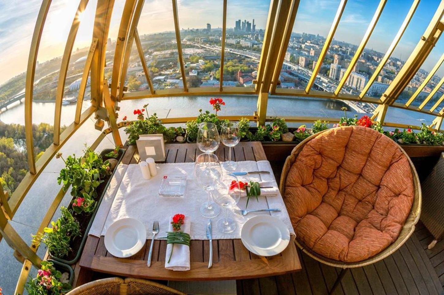 Заведение где можно отдохнуть. Скай лаунж ресторан Москва. Ресторан Sky Lounge Москва. Sky Lounge веранда. Веранда Ритц Карлтон.