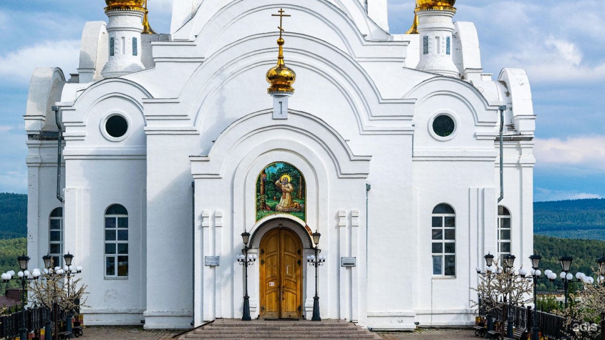 Церковь Серафима Саровского Петергоф иконы храма