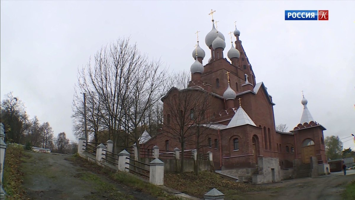 Подворье Серафимо-Дивеевского монастыря в Петергофе