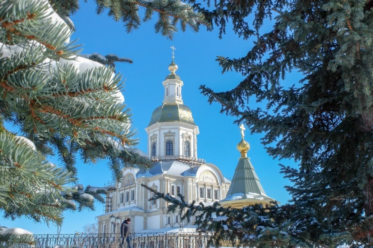 Храм Святой Живоначальной Троицы Петергоф