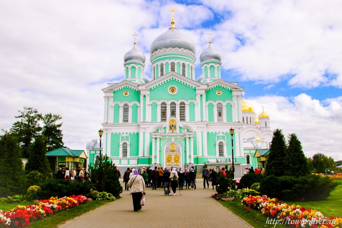 Храм Серафима Саровского внутри Алатырь