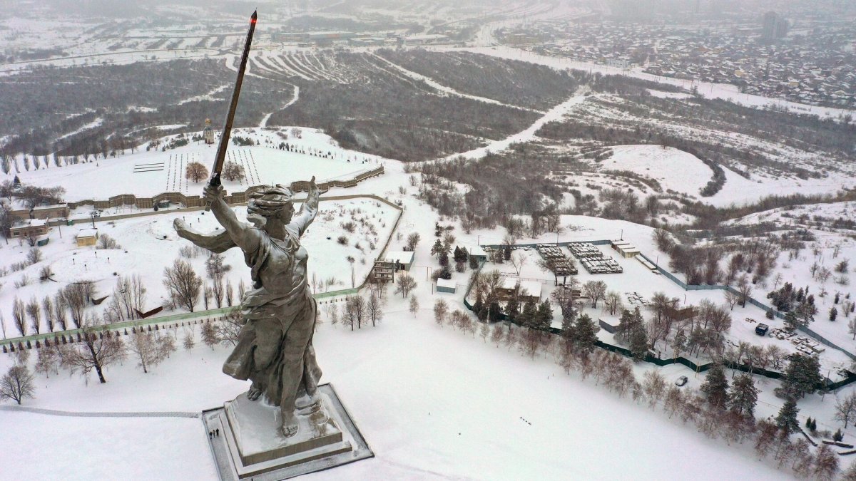 Родина-мать Волгоград зимой
