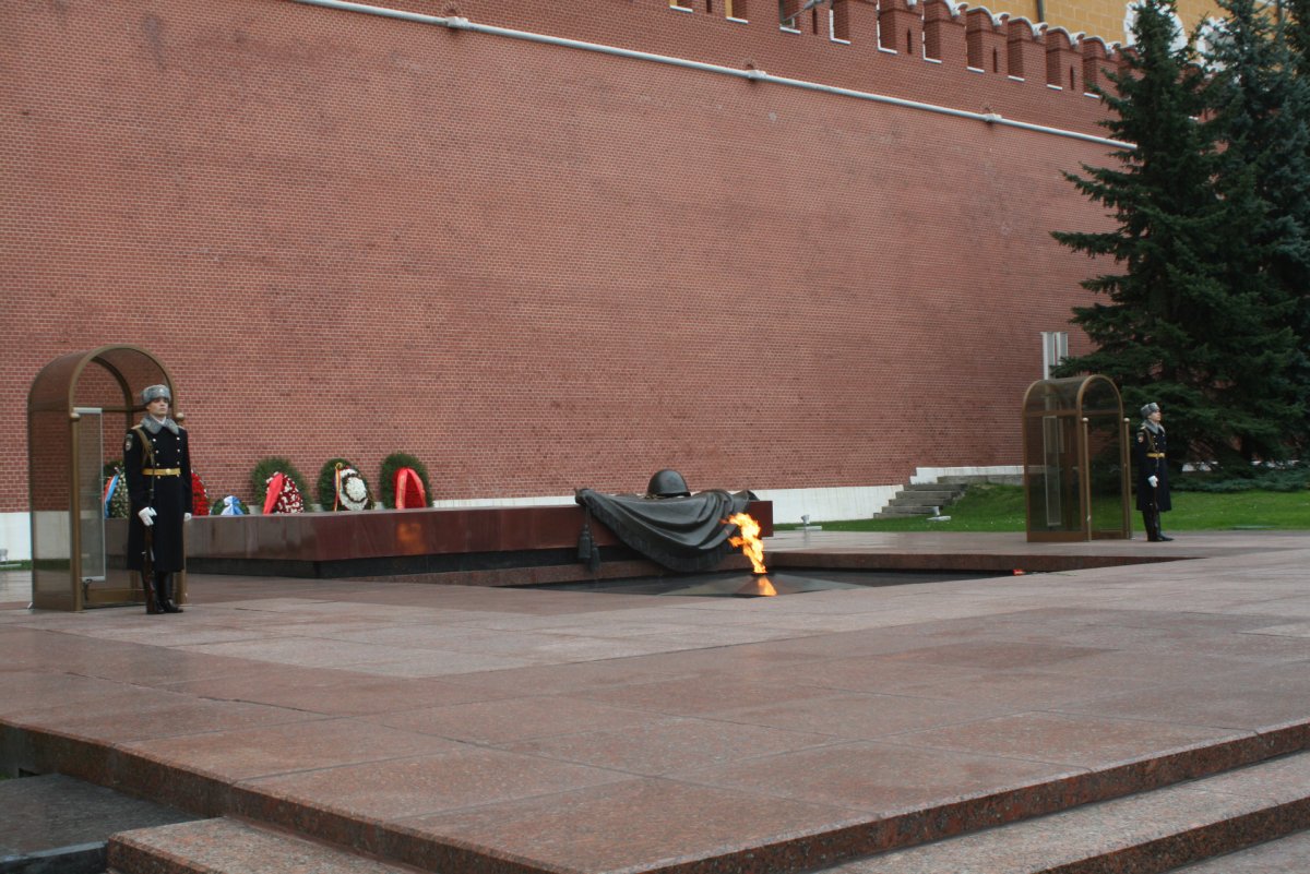 Стена у вечного огня