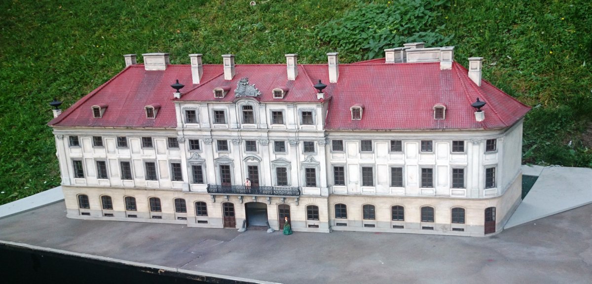 Саксонский дворец в Варшаве снйчкм