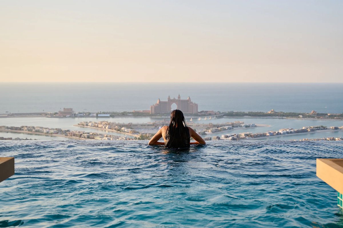 Бассейн Aura Skypool в Дубае