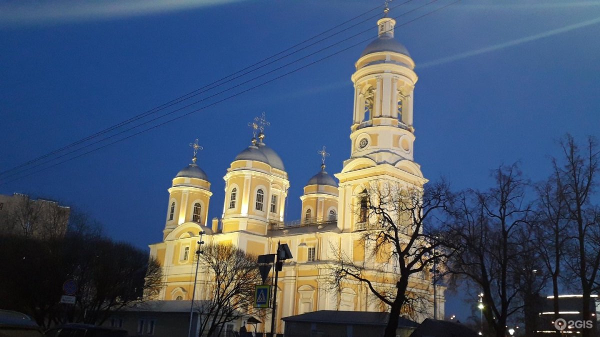 Пушки у Владимирского собора в СПБ