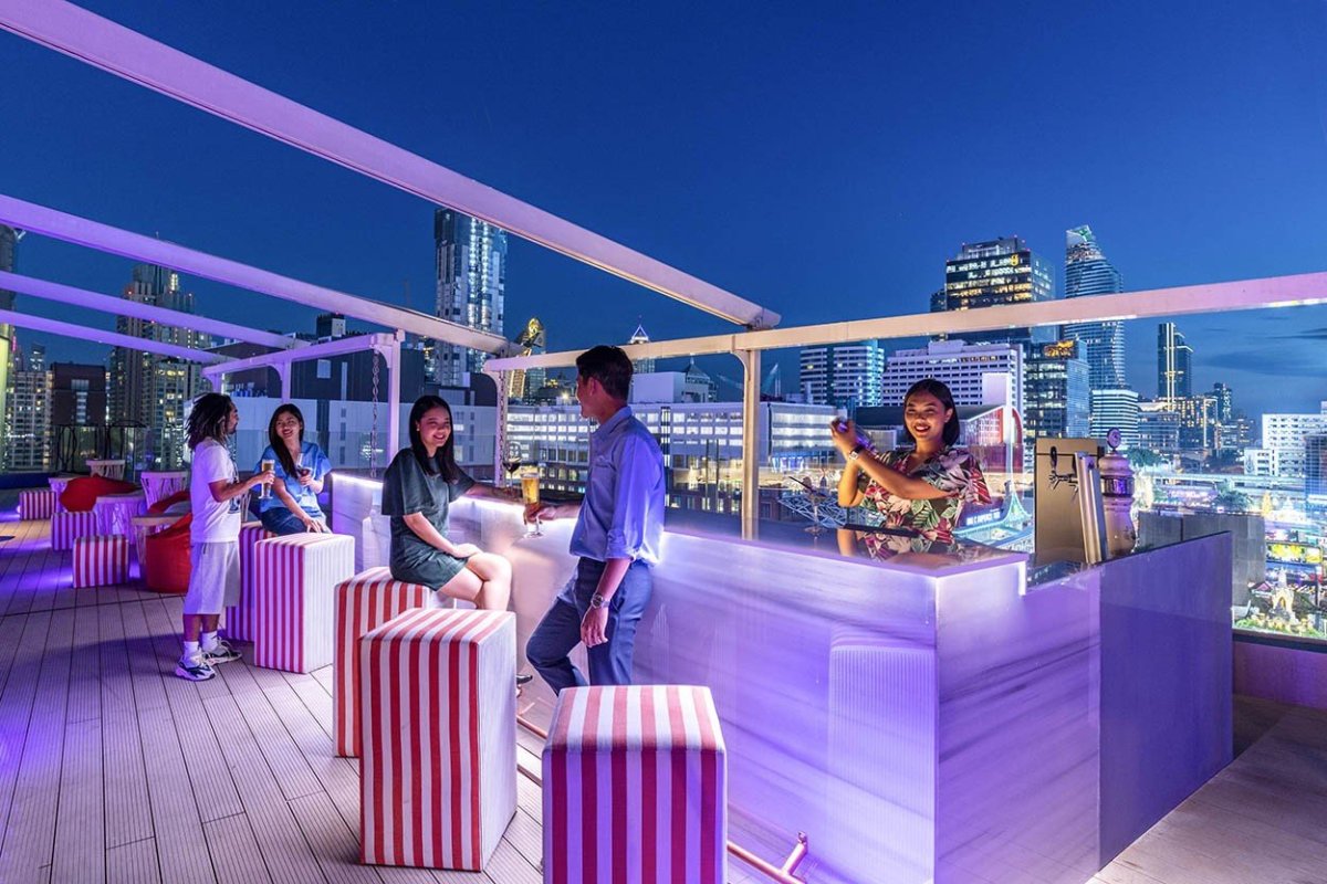 Novotel Bangkok бар на крыше