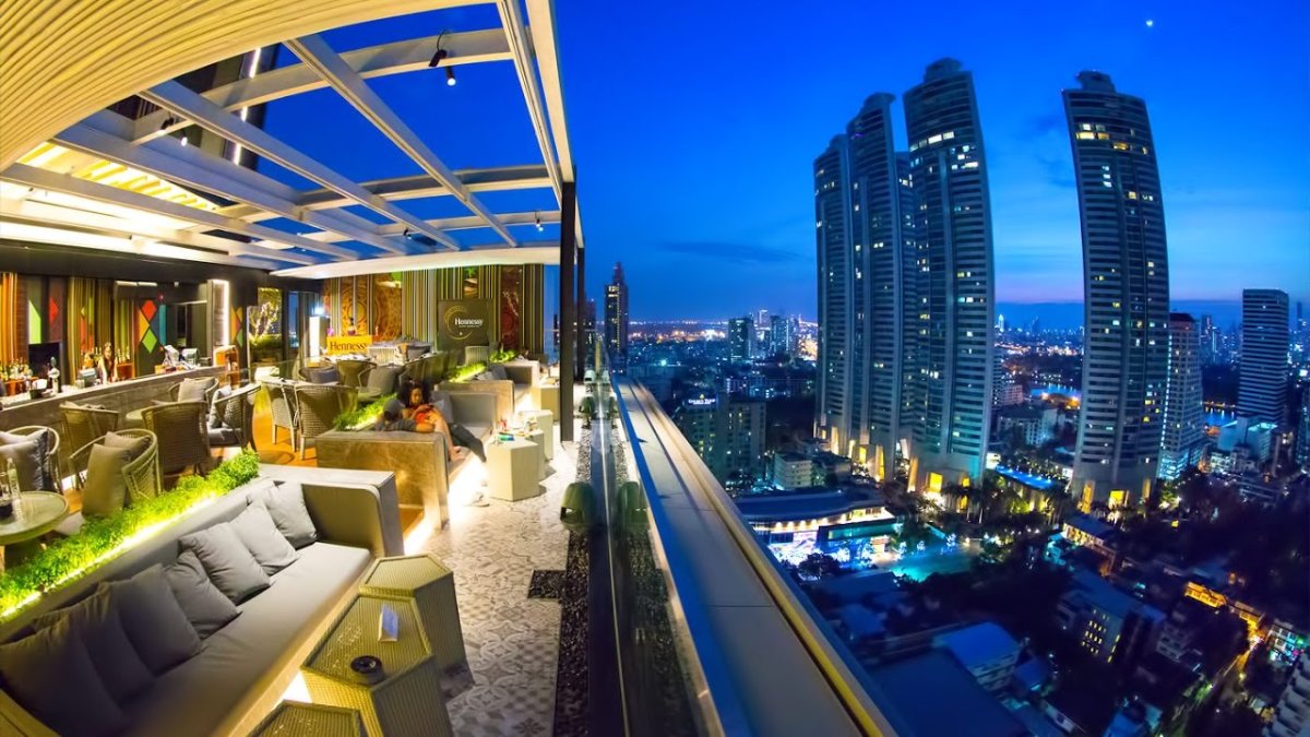Novotel Bangkok Bar
