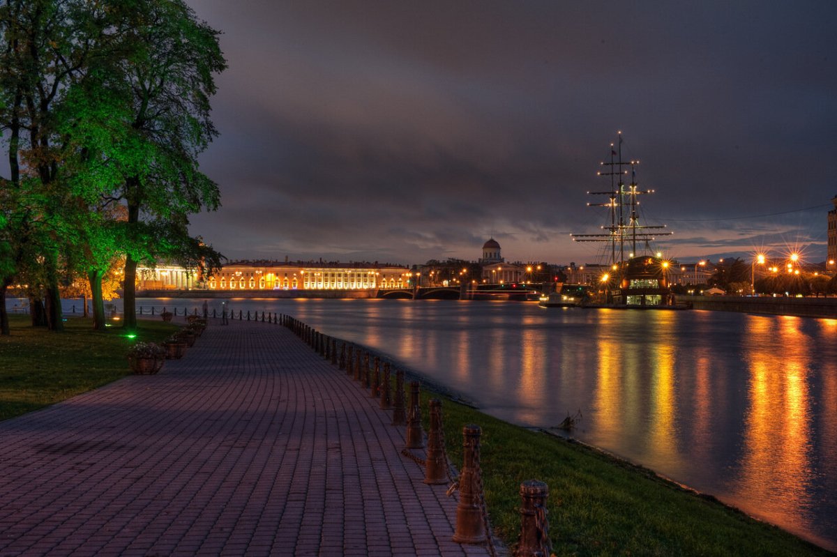 санкт петербург вечером