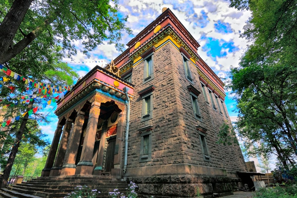 Буддийский храм СПБ