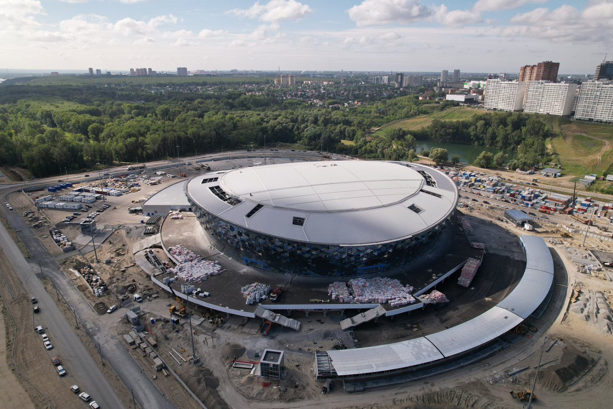 Ледовое шоу арена новосибирск. Парк Арена Новосибирск. Парк у ледовой арены в Новосибирске. Хоккейная Арена Новосибирск. Сибирь Арена парк.