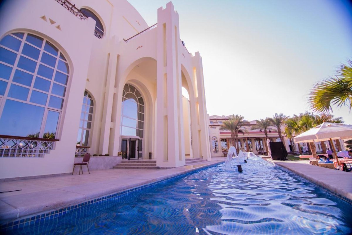 Отель Royal Lagoons Resort & Aqua Park