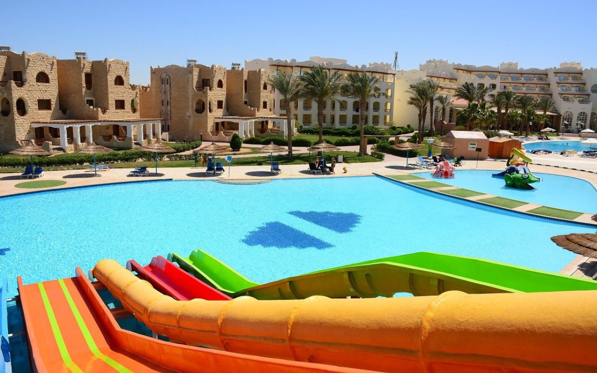 Отель Royal Lagoons Resort & Aqua Park