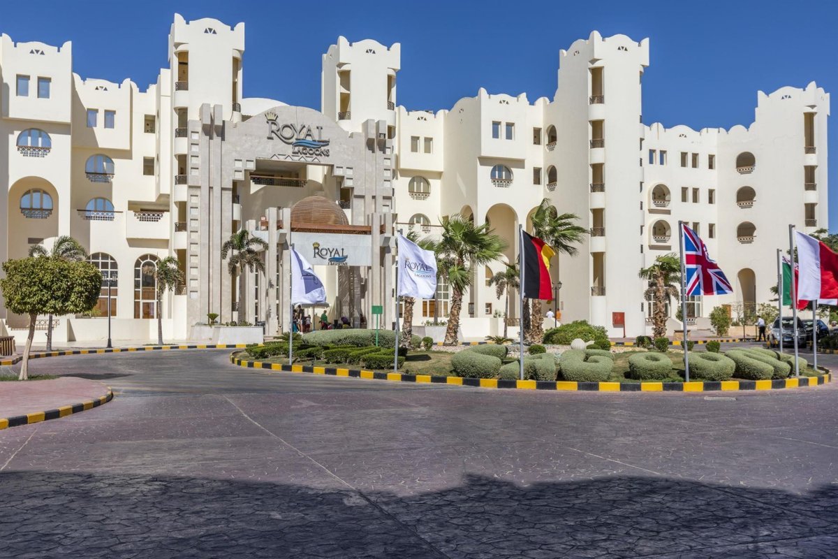 Royal Lagoons Resort & Aqua Park 5*