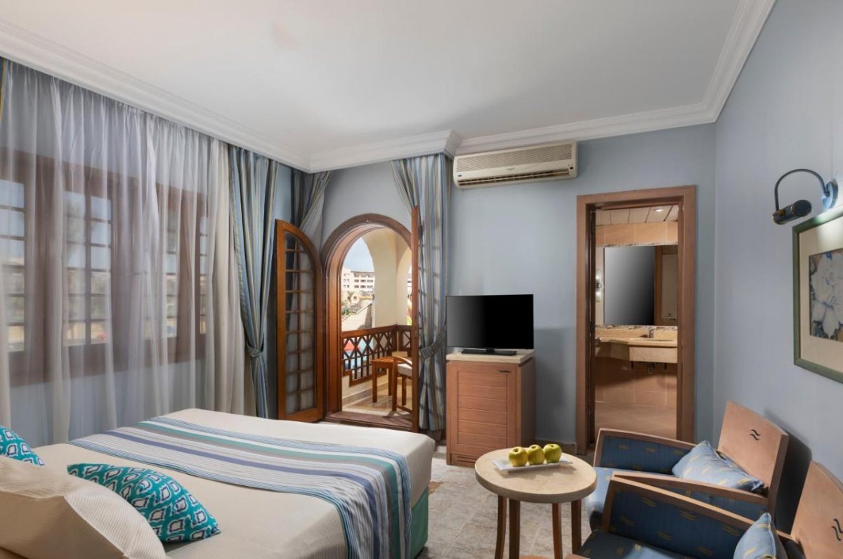 Royal Lagoons Resort & Aqua Park Families and couples only