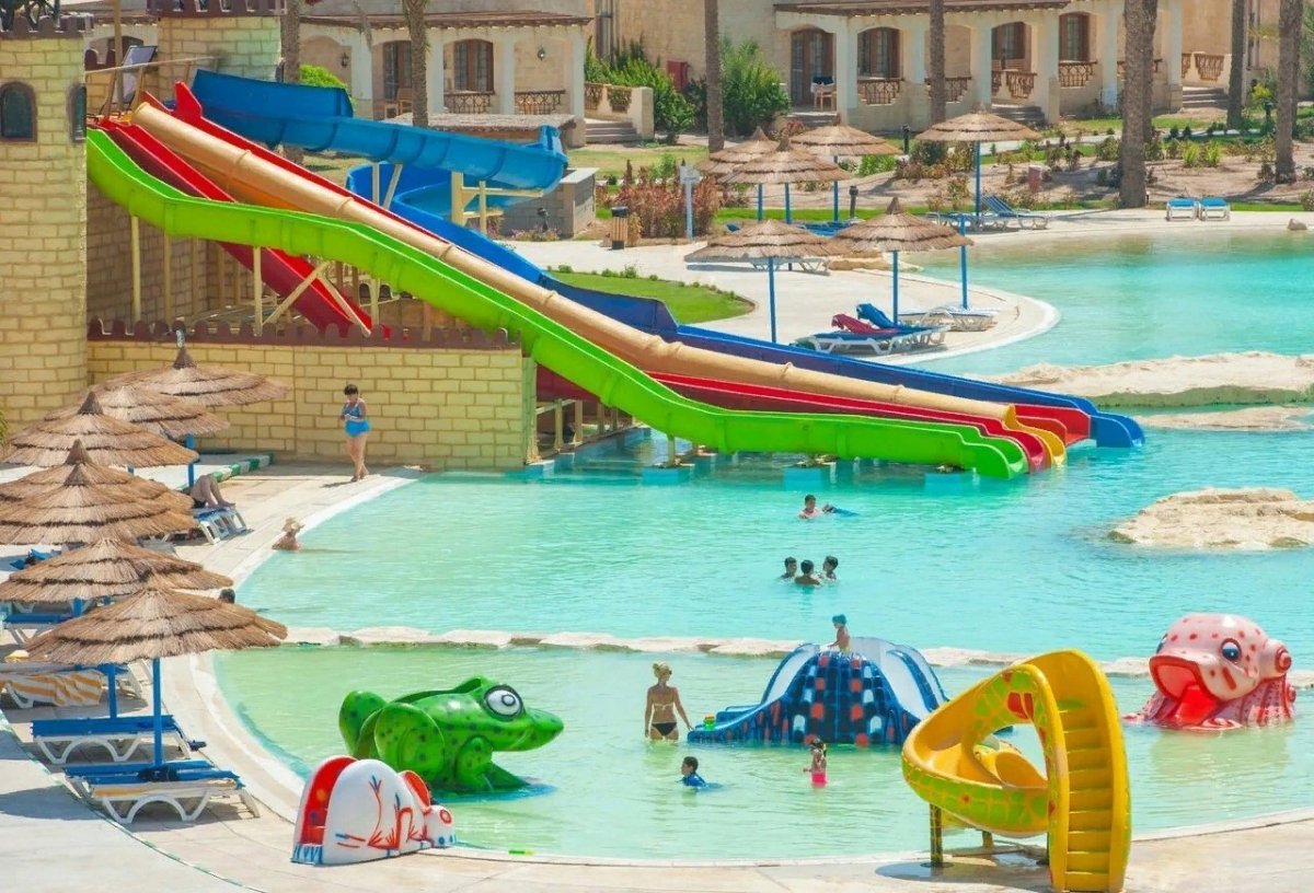 Royal Lagoons Aqua Park Resort & Spa 5*
