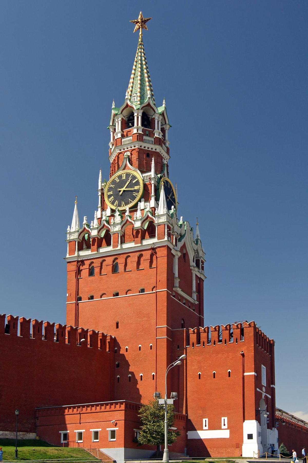 Первая башня кремля московского