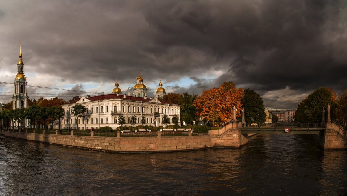 Санкт-Петербург осенью
