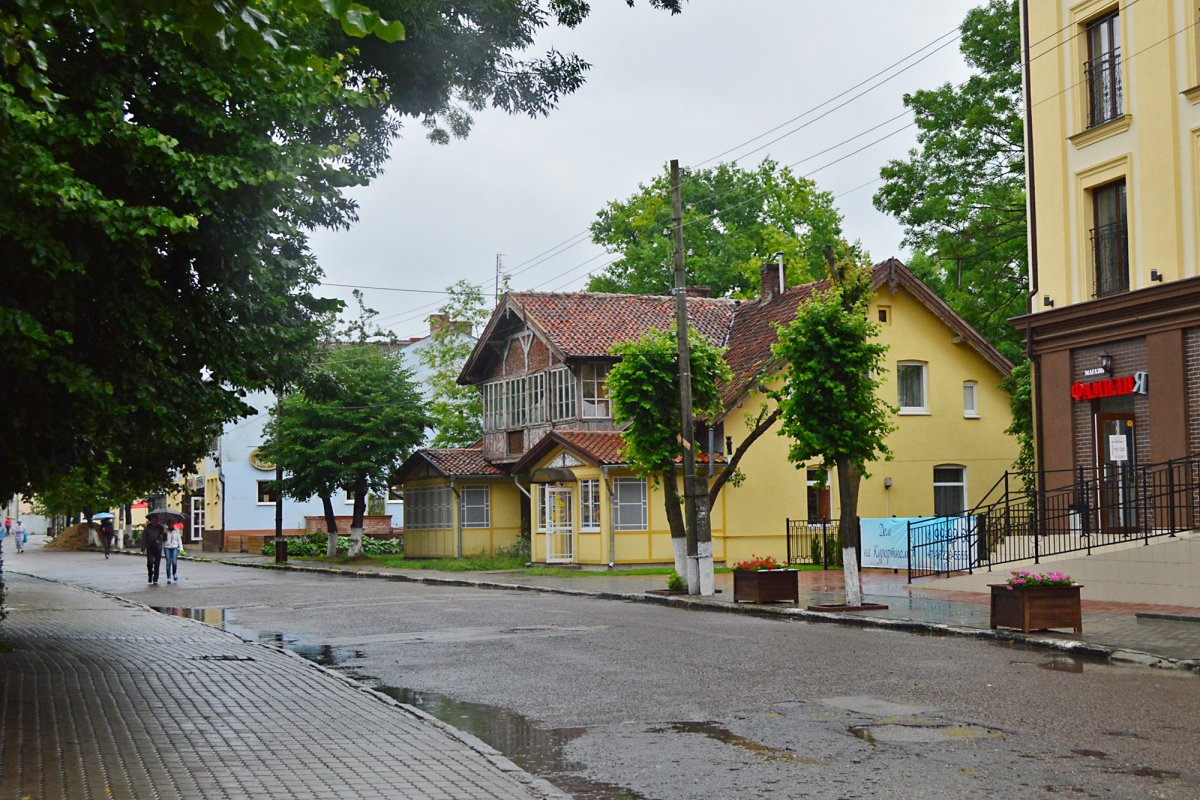 Зеленоградск фото улиц. Улица красная Калининград. Ул Харьковская Калининград. Улицы Калининграда. Арбат в Калининграде.