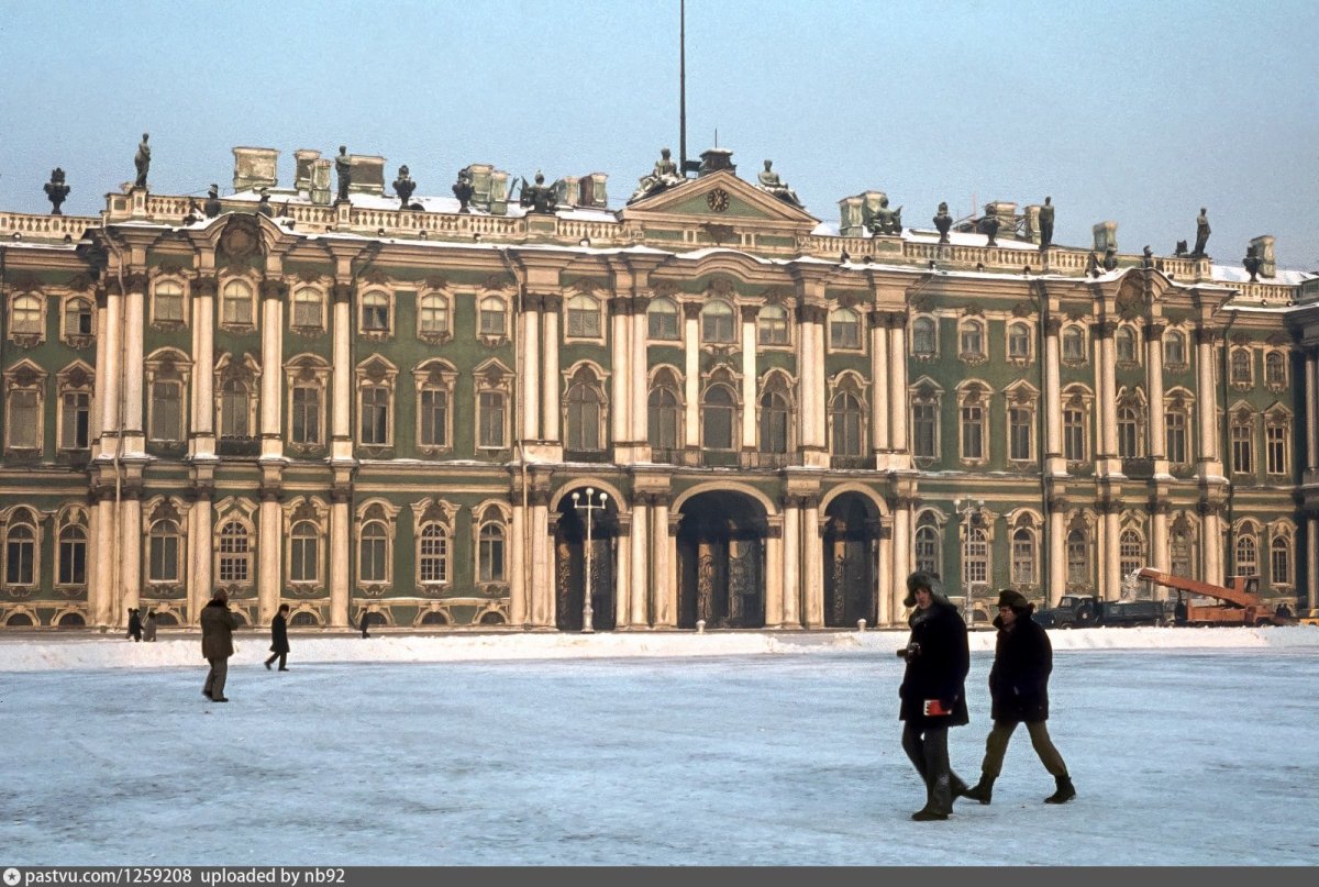 площадь у зимнего дворца