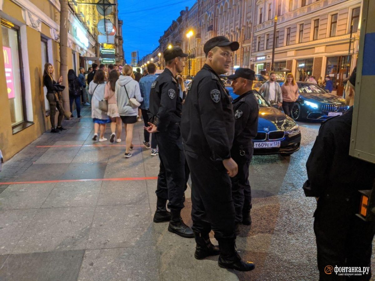 ОМОН на улице Рубинштейна