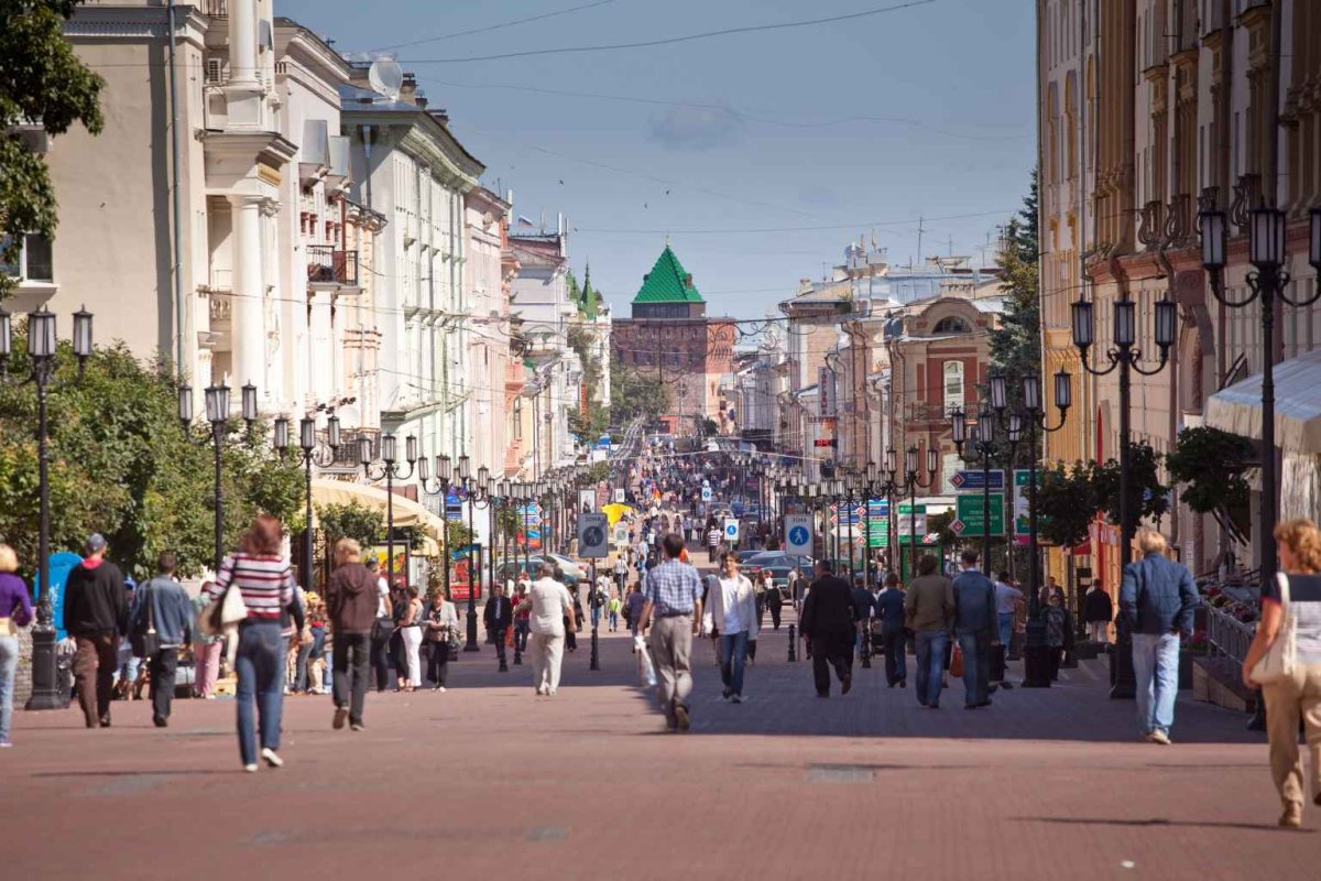 Жители города нн. Улица Покровка Нижний Новгород. Нижний Новгород пешеходная улица Покровка. Большая Покровка Нижний Новгород.