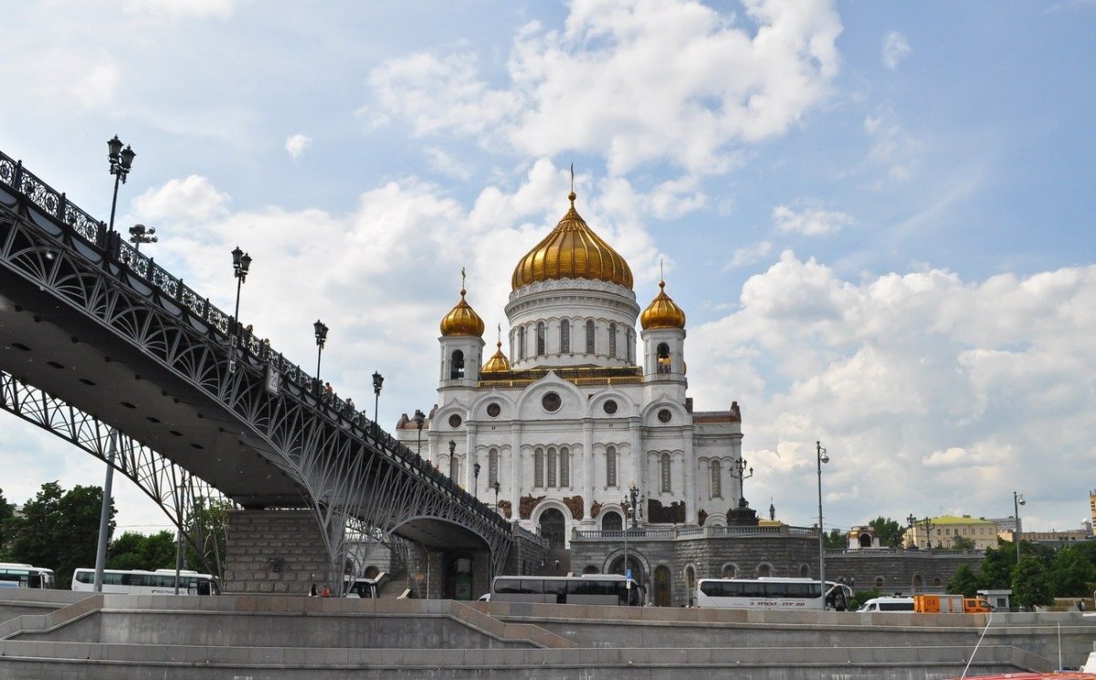 Фото Бабиева У Храма Христа Спасителя