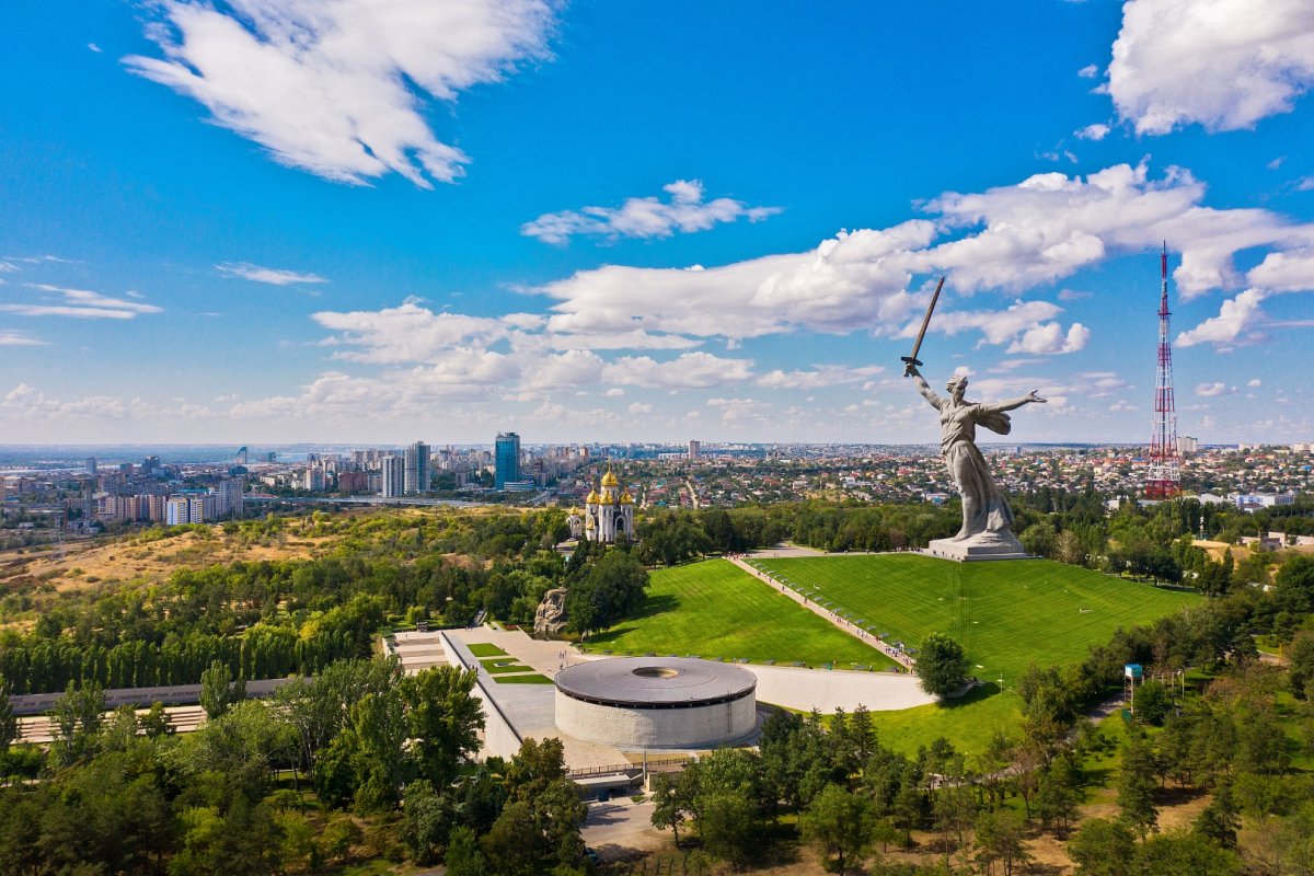 Памятник Родина мать в Волгограде