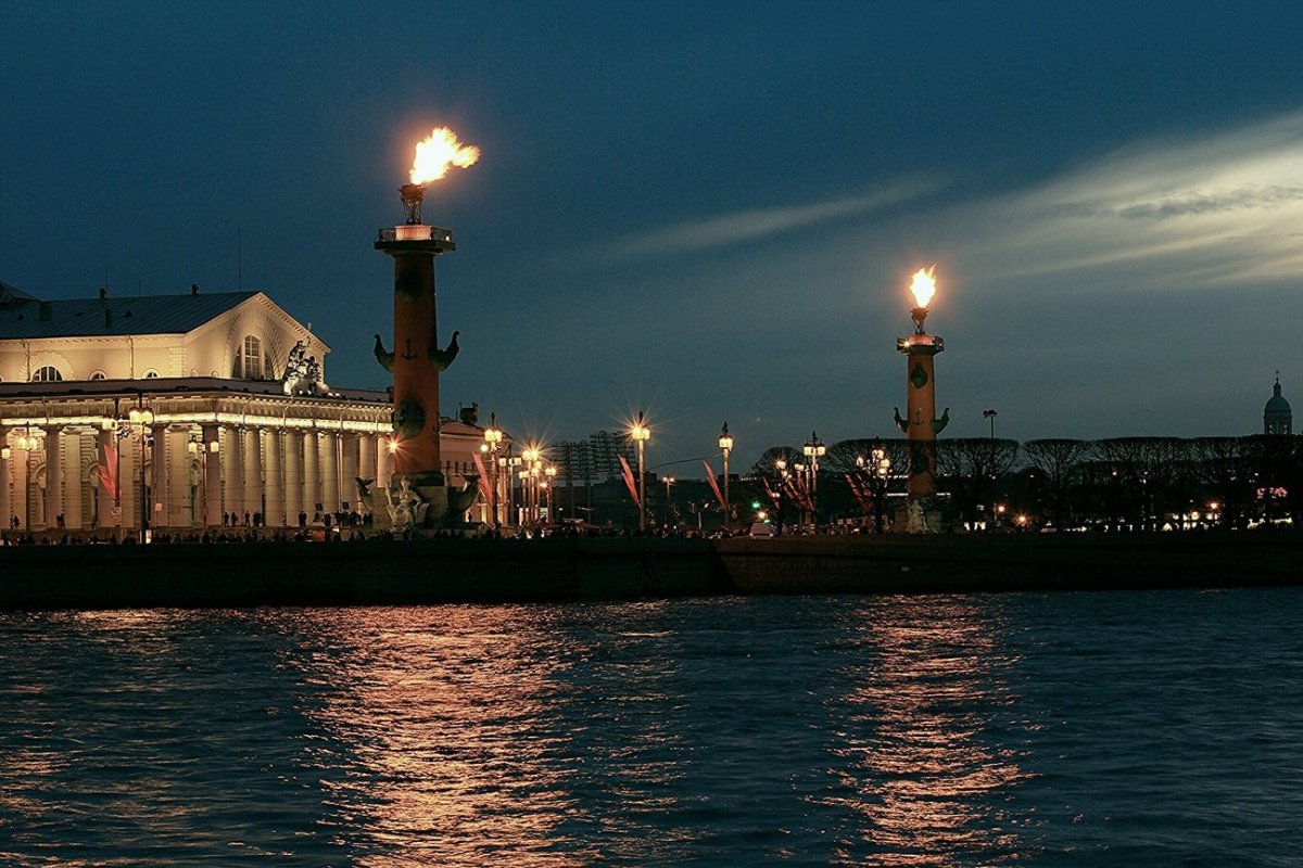 Ростральные колонны санкт петербург фото