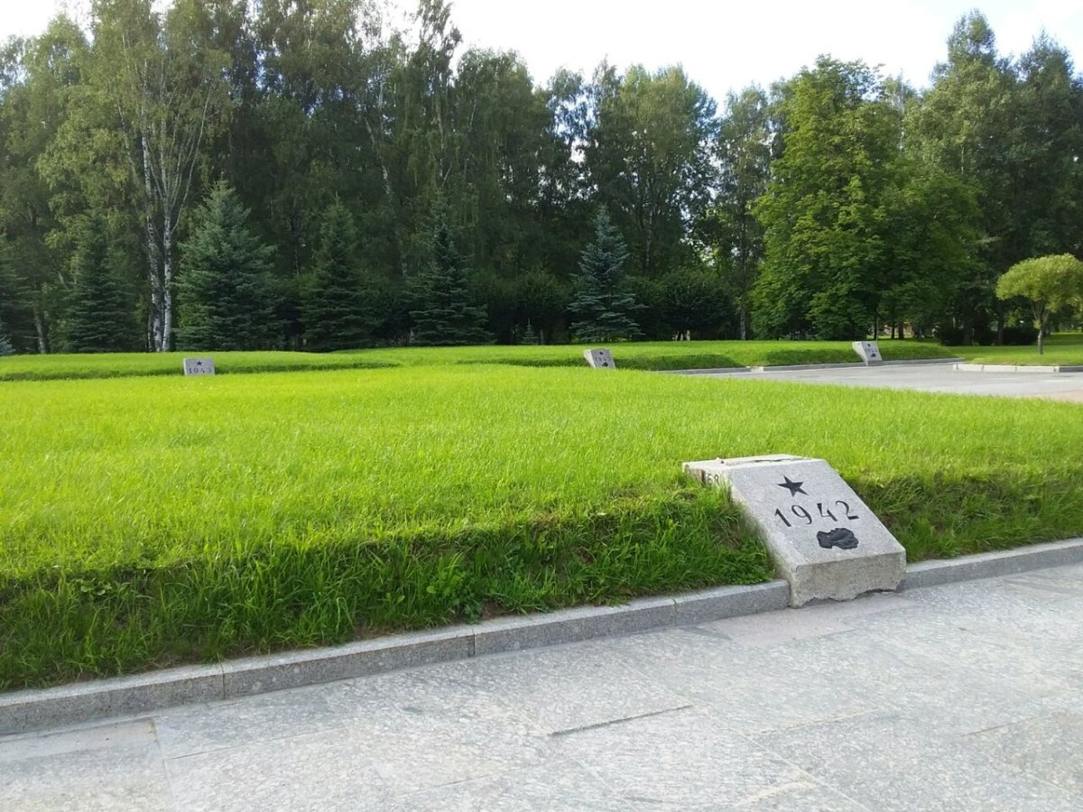 пискаревское мемориальное кладбище санкт петербург