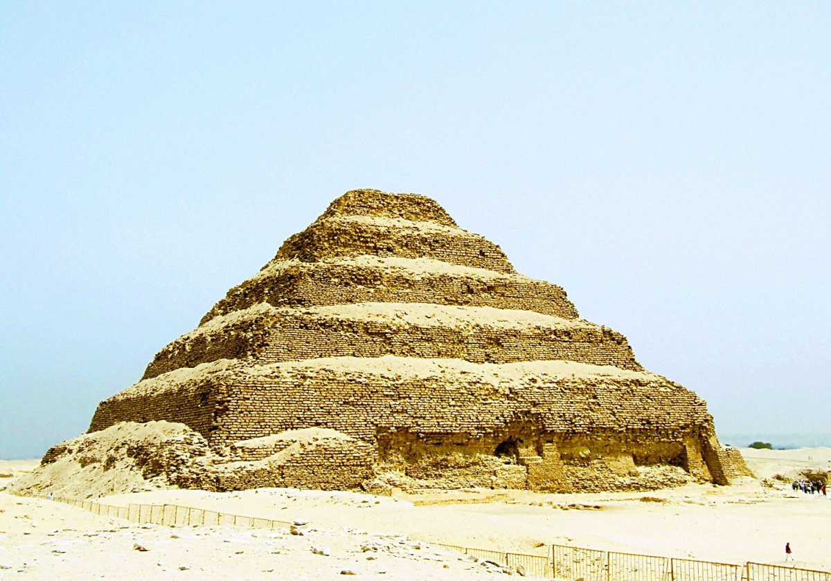 Самая древняя египетская пирамида джосера