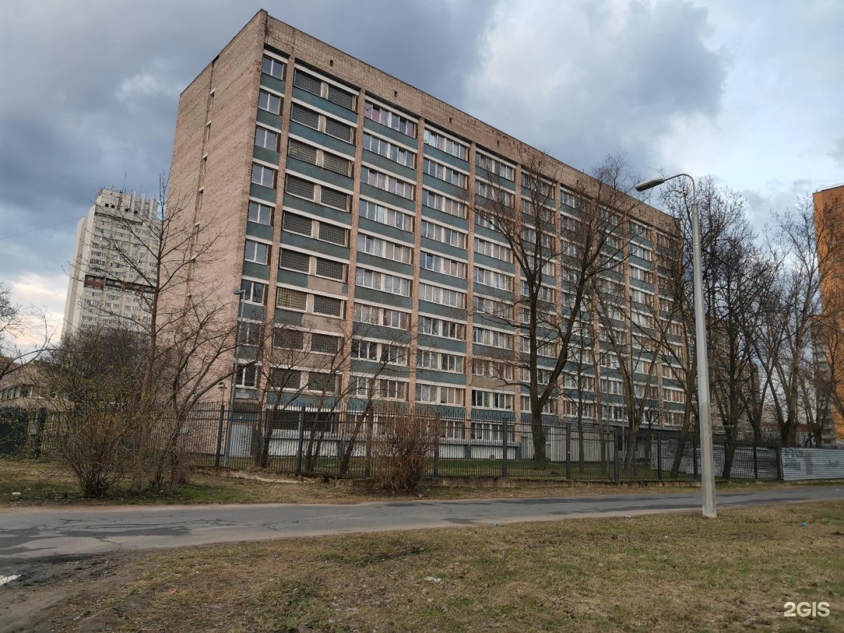 Студенческий городок Новоизмайловский пр 16