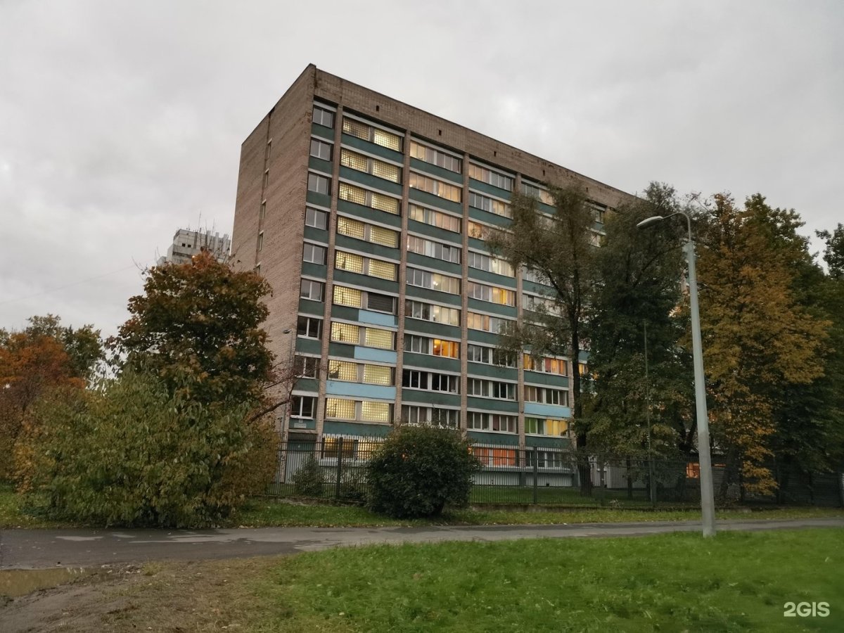 Студенческий городок Новоизмайловский пр 16