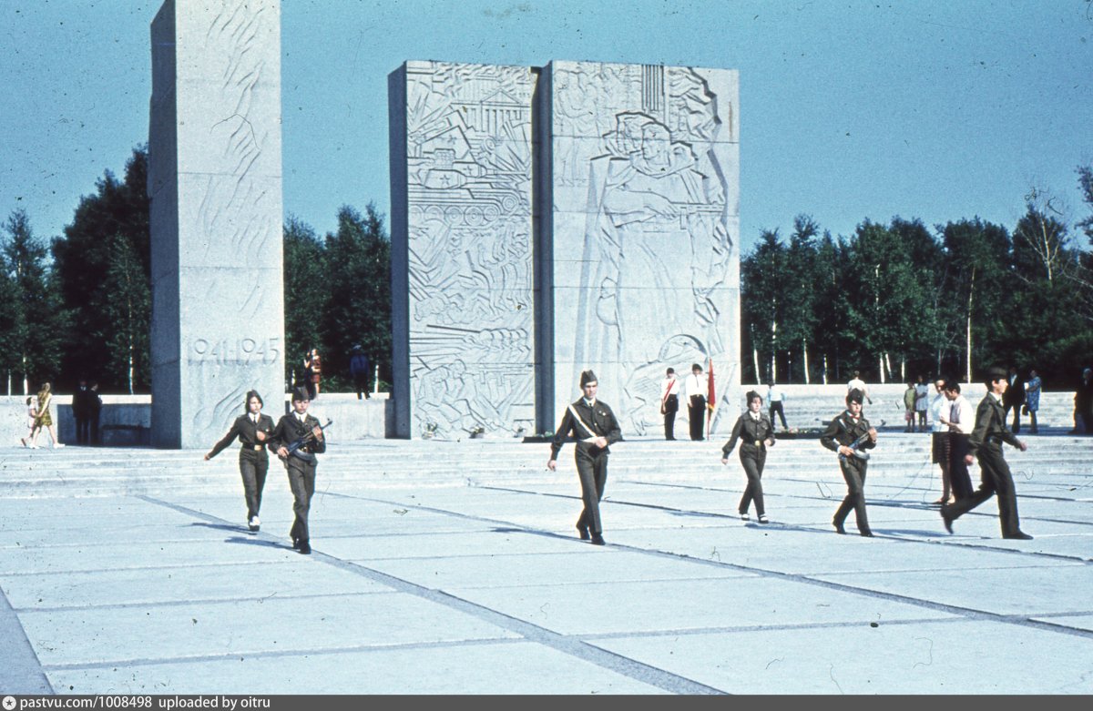 Монумент славы новосибирск фото
