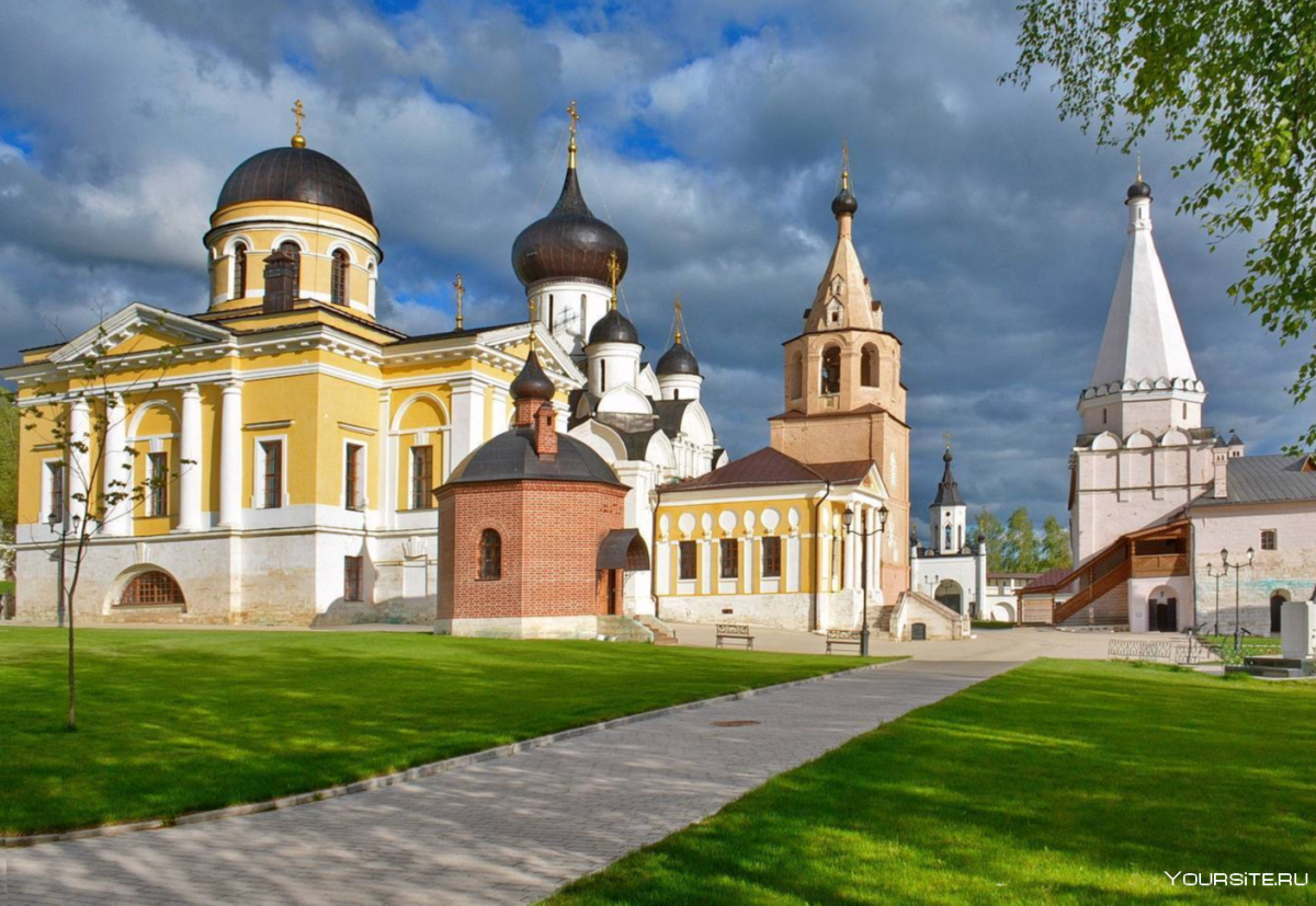 Свято-Успенский монастырь в Старице Тверской области