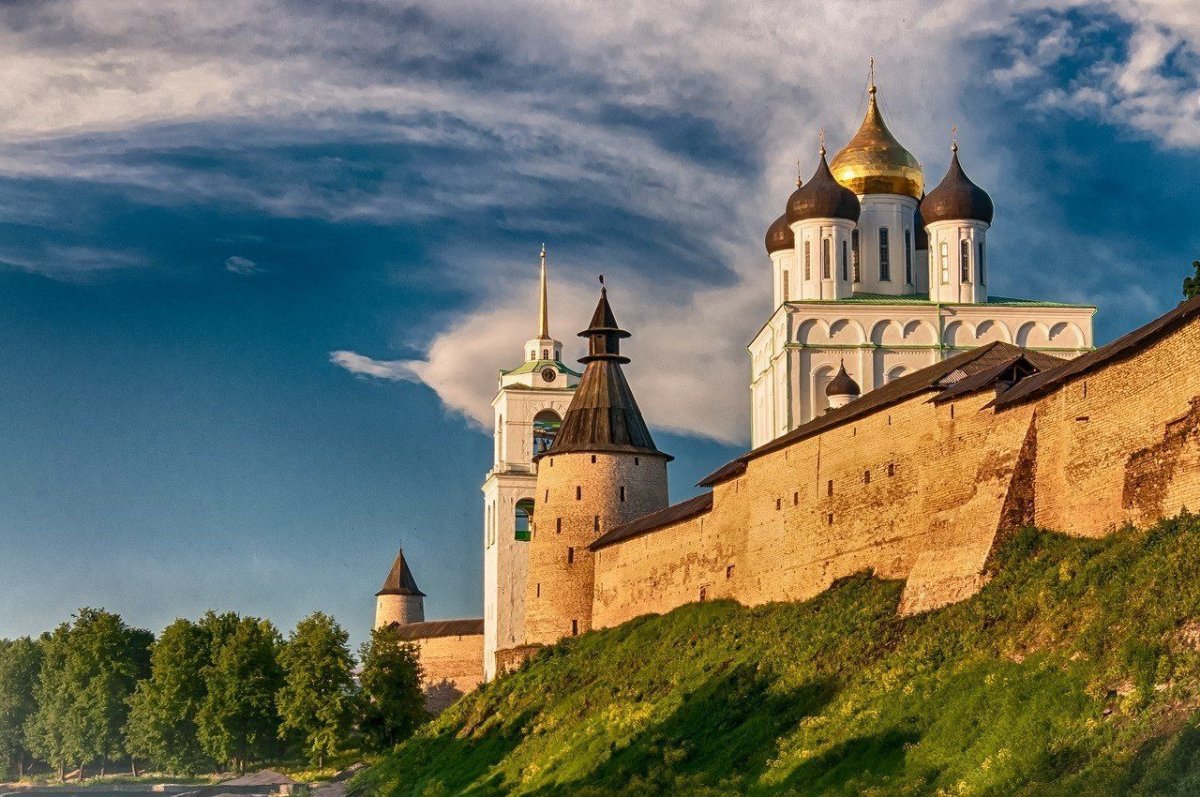 Псков Троицкий собор Весна