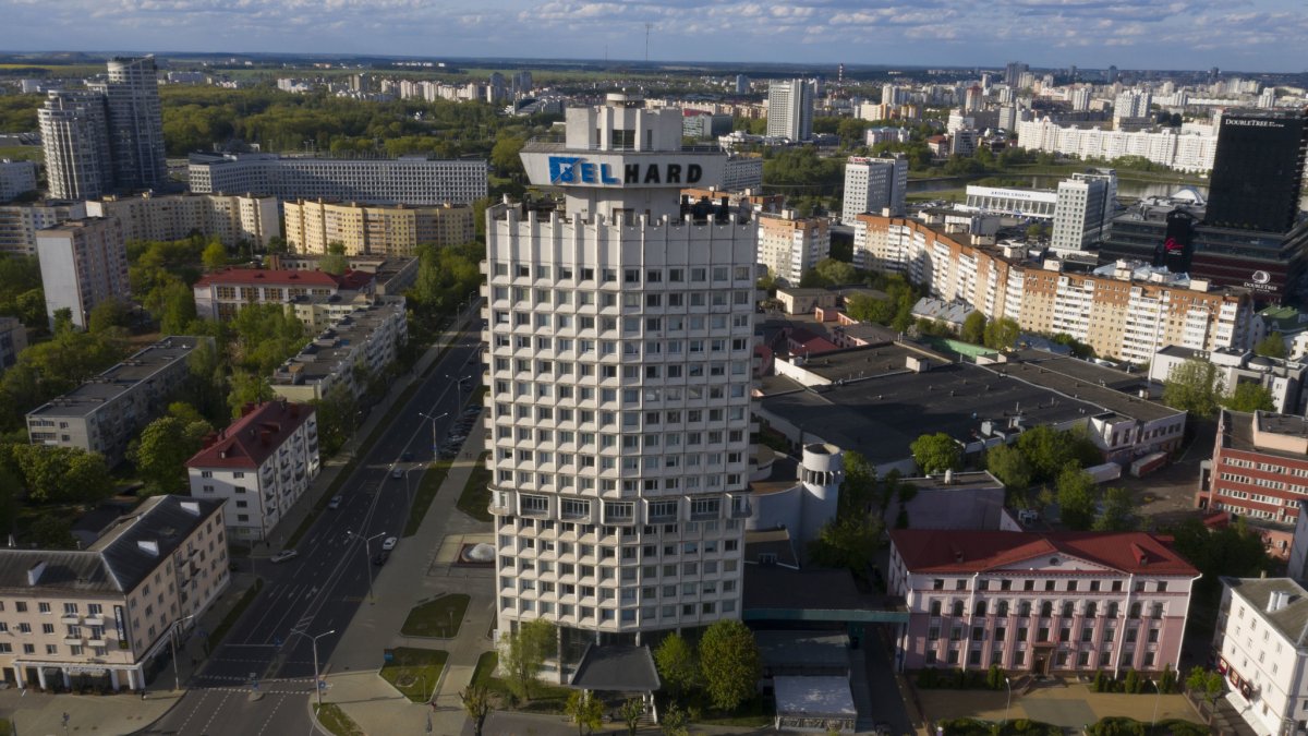 80-Этажный небоскреб на улице Мельникайте