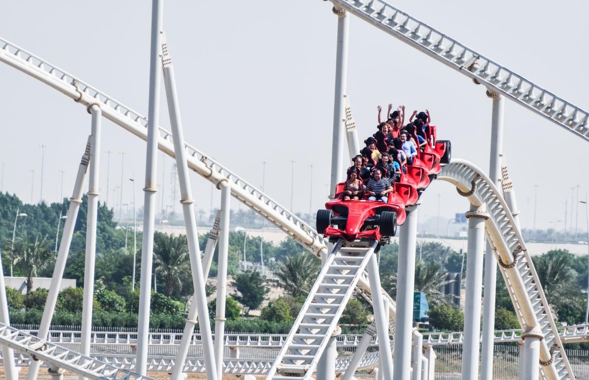 Ferrari World Абу-Даби американские горки