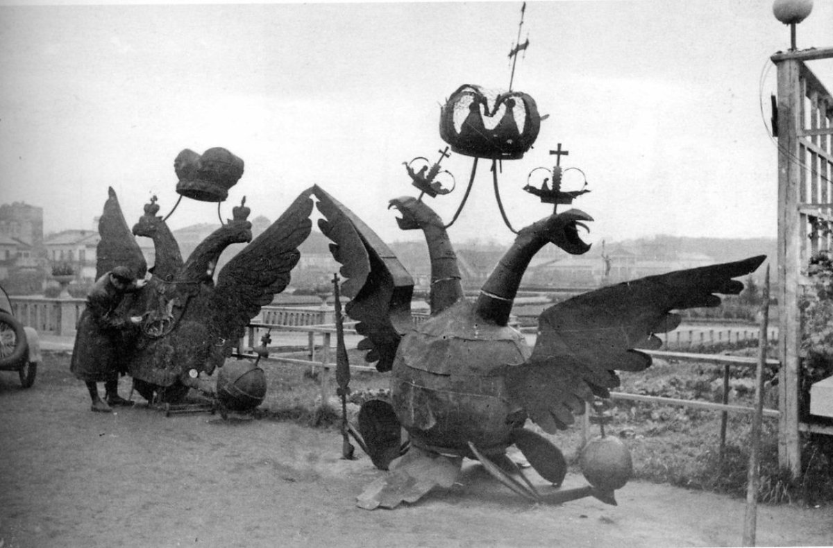 Двуглавые Орлы на Спасской башне Московского Кремля до 1935